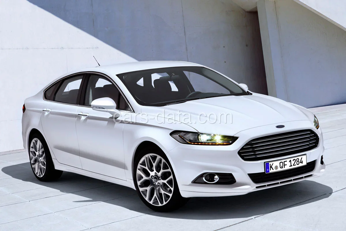 Ford Mondeo HEV Titanium 2014 front view