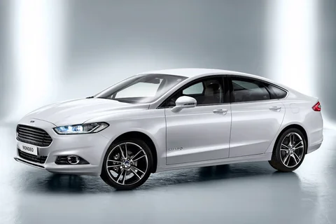 Ford Mondeo HEV Titanium 2014 view 2