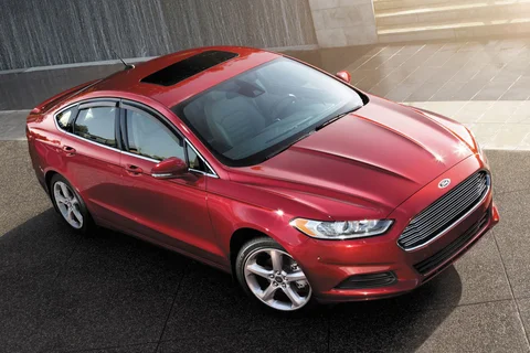 Ford Mondeo 1.6 TDCi Titanium 2014 view 2