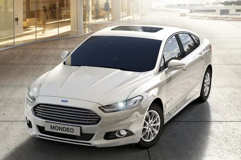 Ford Mondeo HEV Titanium 2014 view 8
