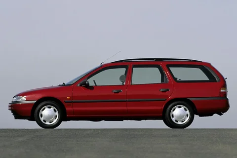 Ford Mondeo Wagon 2.0i CLX 1993 view 4
