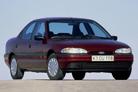 Ford Mondeo 2.0i CLX 1993 view 4