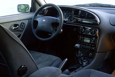 Ford Mondeo 1.6i 1996 view 4