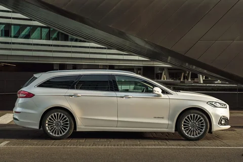 Ford Mondeo Wagon Hybride Vignale 2019 view 9