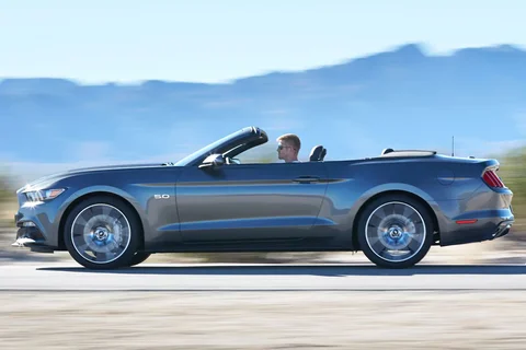 Ford Mustang Convertible 2.3 EcoBoost 2015 view 3