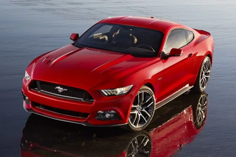 Ford Mustang Fastback GT 5.0 V8 2015 view 4