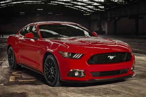 Ford Mustang Fastback GT 5.0 V8 2015 view 5
