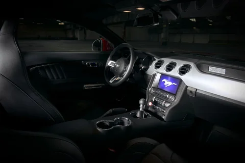 Ford Mustang Fastback GT 5.0 V8 2015 view 6