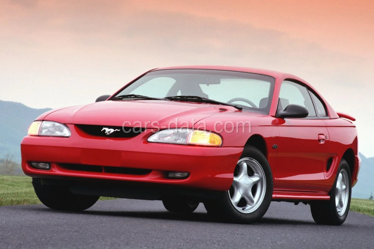 Ford Mustang V6 1995 front view