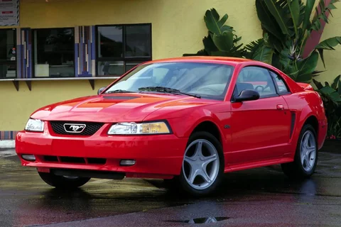 Ford Mustang V6 1995 view 3