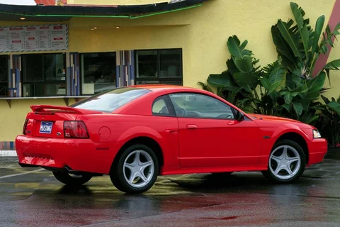 Ford Mustang V6 1995 view 2