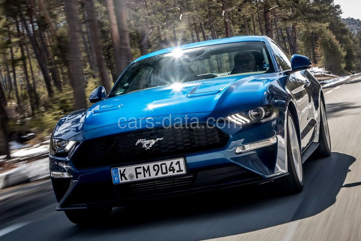 Ford Mustang Fastback 2.3 EcoBoost 2018 front view