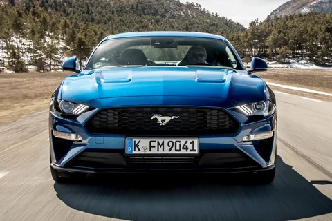 Ford Mustang Fastback 2.3 EcoBoost 2018 view 3