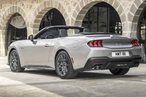 Ford Mustang Convertible GT 5.0 V8 2024 view 2
