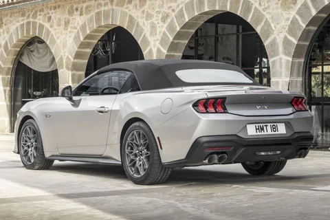 Ford Mustang Convertible GT 5.0 V8 2024 view 4