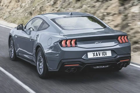 Ford Mustang Fastback GT 5.0 V8 2024 view 4