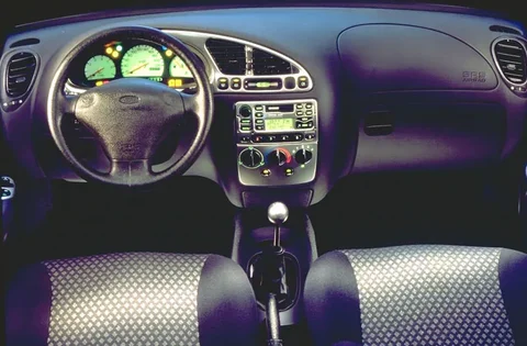 Ford Puma 1.4i 16V 1998 view 7