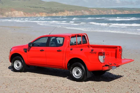 Ford Ranger Double Cab 2.2 TDCi XLT 2012 view 10