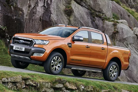 Ford Ranger Double Cab 2.2 TDCi XLT 2015 view 3