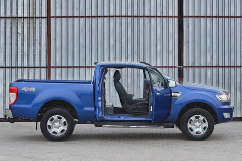 Ford Ranger Super Cab 2.2 TDCi XLT 2015 view 11