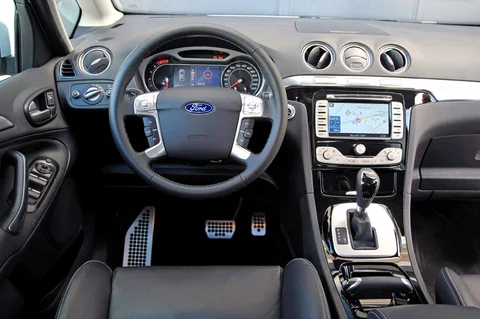 Ford S-MAX 2.0 Trend 2010 view 2