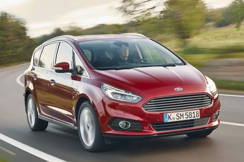 Ford S-MAX 1.5 EcoBoost Trend 2015 view 3