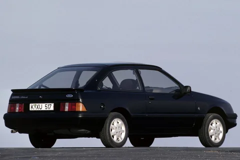 Ford Sierra 2.0 V6 L 1983 view 3