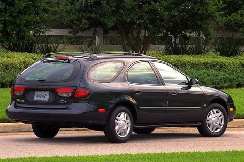 Ford Taurus Estate GL 1996 view 2