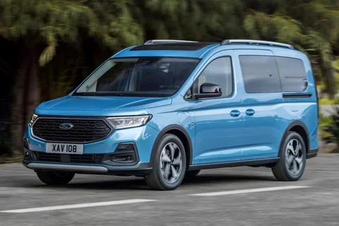 Ford Tourneo Connect L1 PHEV Active 2026 mpv pohľad 1