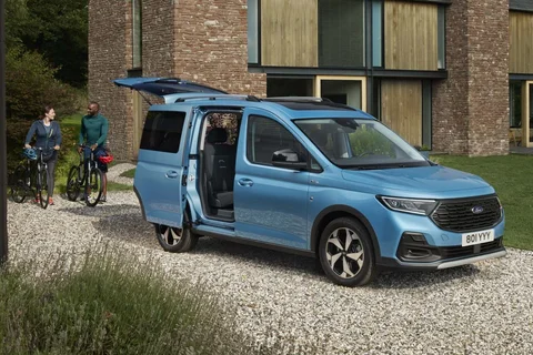 Ford Tourneo Connect L1 PHEV Active 2026 mpv pohľad 6
