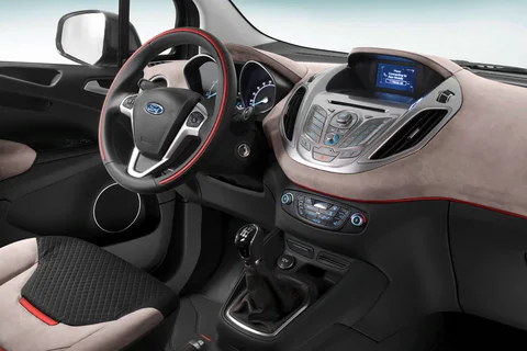 Ford Tourneo Courier 1.0 EcoBoost Titanium 2014 view 5