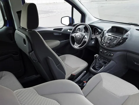 Ford Tourneo Courier 1.0 EcoBoost Titanium 2014 view 7