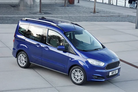 Ford Tourneo Courier 1.0 EcoBoost Titanium 2014 view 9