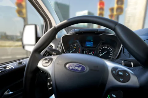 Ford Tourneo Custom L2H1 155hp Titanium 2013 view 4