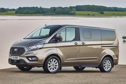 Ford Tourneo Custom L2H1 130hp Titanium 2020 view 4
