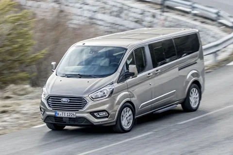 Ford Tourneo Custom L2H1 130hp Titanium 2020 view 9