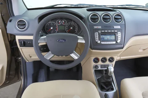 Ford Tourneo Connect SWB 1.8 TDCi 90hp Ambiente 2010 view 3