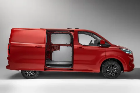 Ford Transit Custom L2H1 2.5 PHEV Trend 2023 view 2