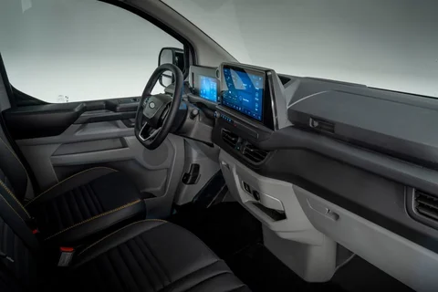 Ford Transit Custom L2H1 2.5 PHEV Trend 2023 view 4