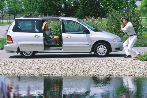Ford Windstar SE 1999 view 5