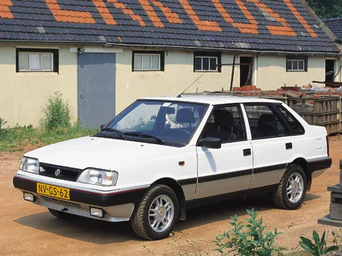 FSO Celina 1.6 GLi 1996 view 3