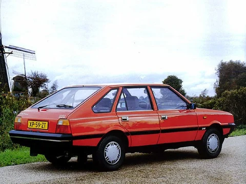 FSO Prima 1.5 SLX 1989 view 2