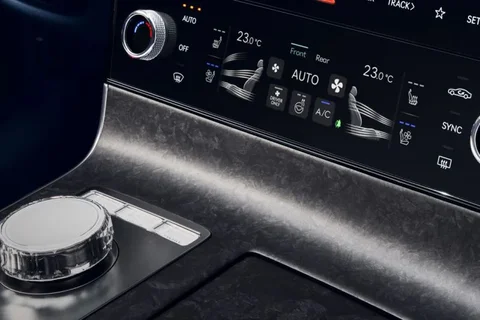 Genesis GV70 Performance AWD Dual Motor Premium 2026 view 10