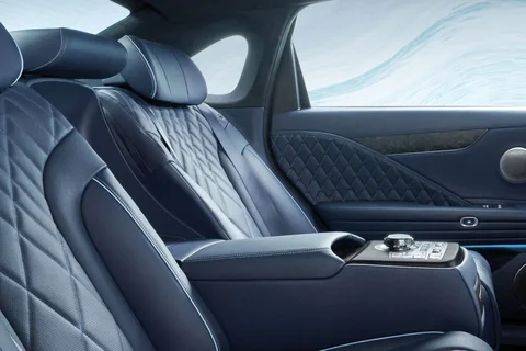 Genesis GV70 Performance AWD Dual Motor Premium 2026 view 11