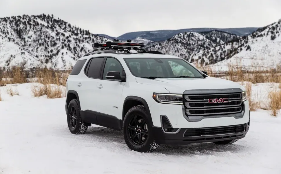 GMC Acadia FWD 3.6L 2023 suv pohľad spredu