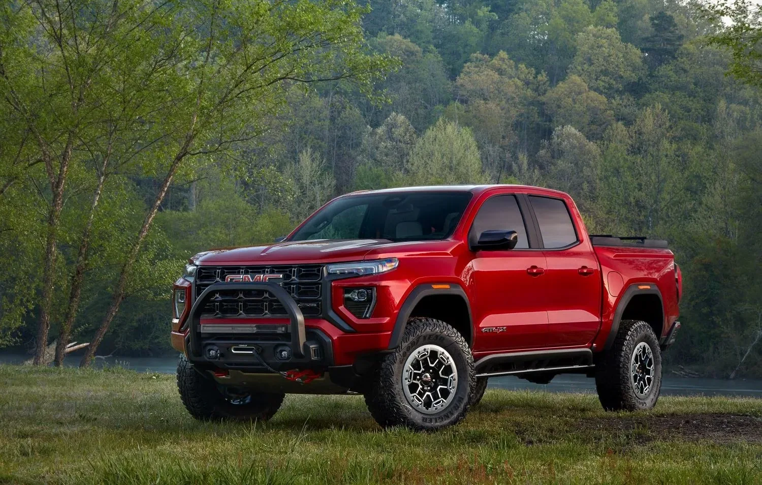 GMC Canyon CrewCab 2WD 2.7L 2023 pickup pohľad spredu