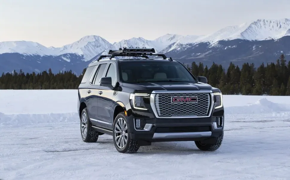 GMC Yukon AWD 3.0L 2023 suv framifrån