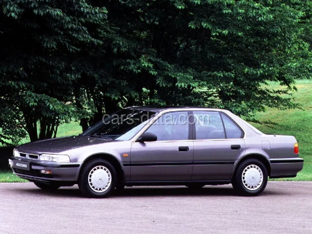 Honda Accord 2.0 1989 front view