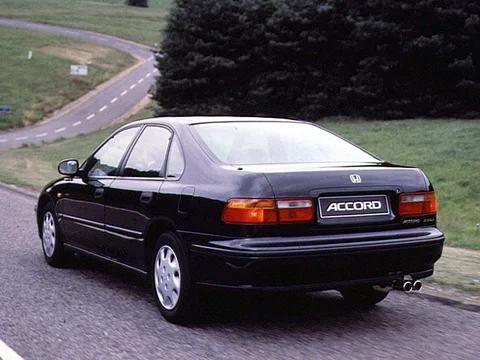 Honda Accord 2.0i ES 1993 view 4