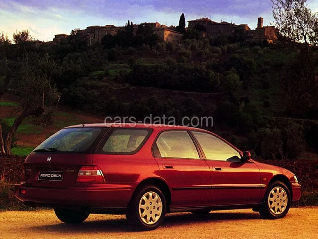 Honda Accord Aerodeck 2.2i EX 1993 front view